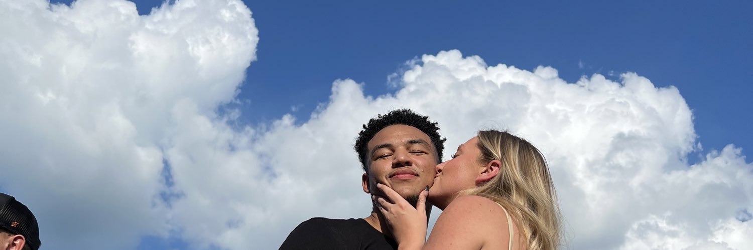 tayell_'s profile banner image