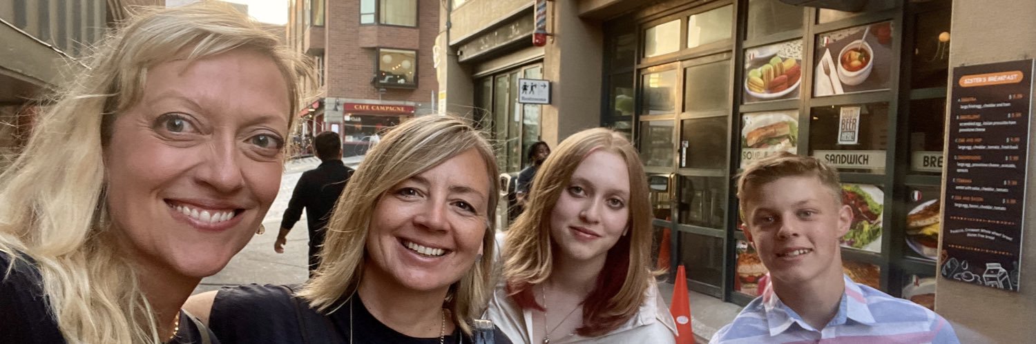 Deb Escher - She/her 🌈👯‍♀️ banner