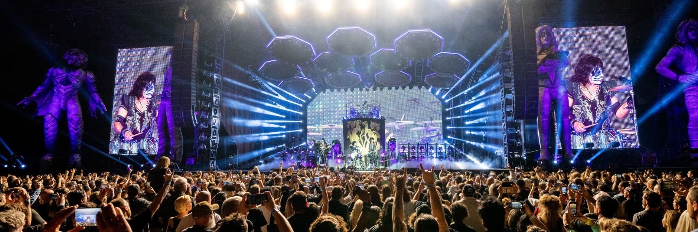 Cbus Super Stadium banner