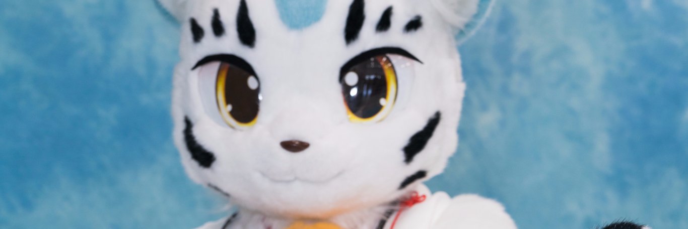 azamu's profile banner image