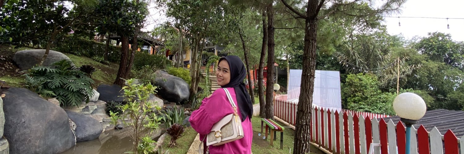 Fitriyahndyn's profile banner image