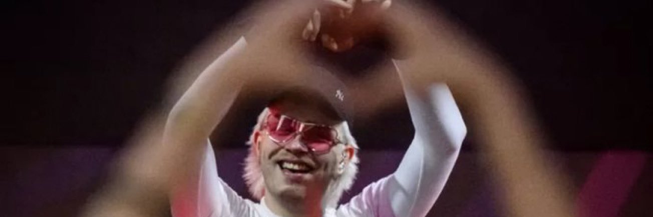 ezzieknows's profile banner image