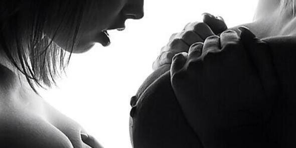 #TwoGirlsLove banner