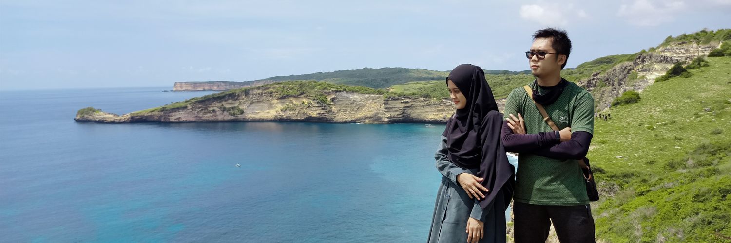 larassmal's profile banner image