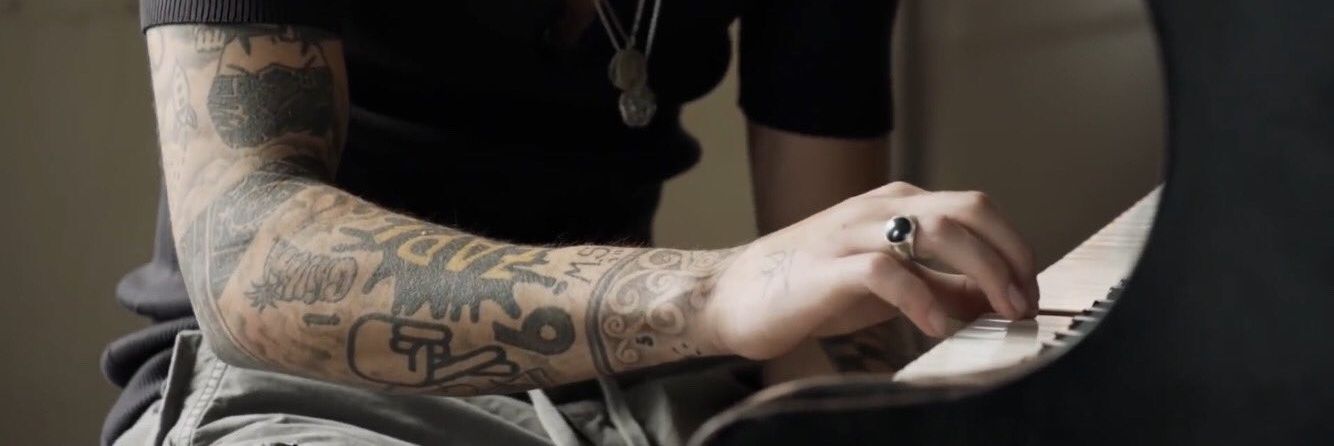 zainxroses's profile banner image
