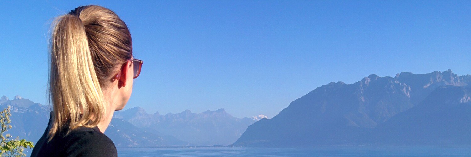 stephanievlewis's profile banner image