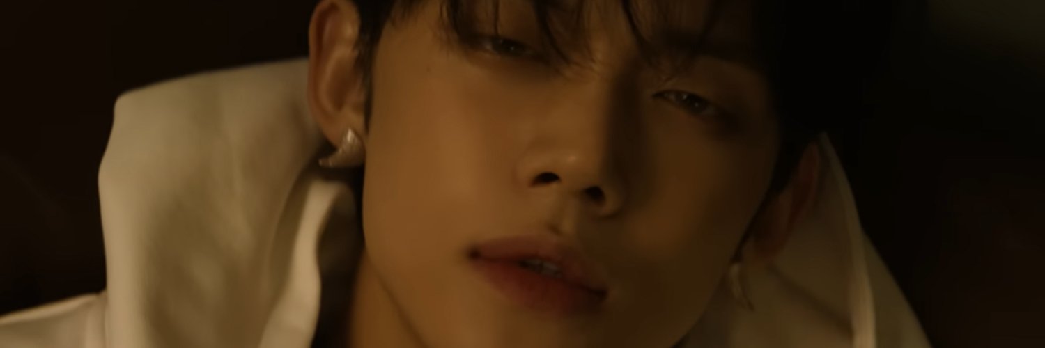2211o22's profile banner image