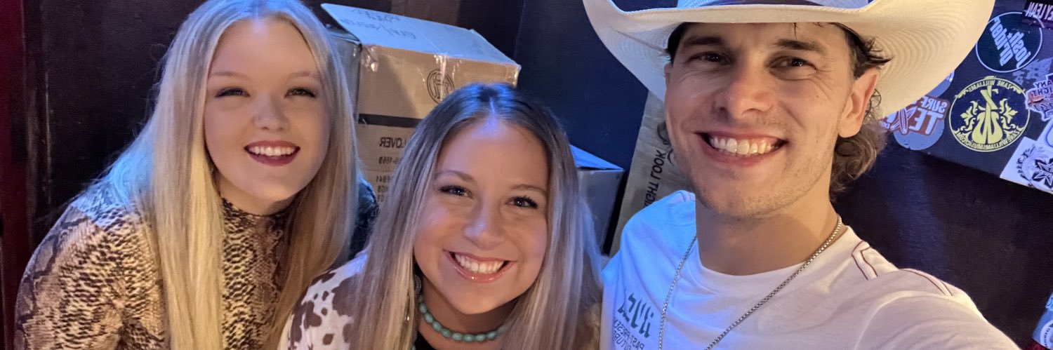 ashleyytupperr's profile banner image