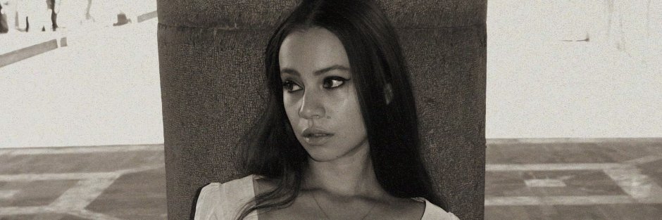 𝘓𝘪𝘻𝘻𝘺 𝘝𝘢𝘳𝘵𝘢𝘯𝘪𝘢𝘯 𝘊𝘰𝘭𝘭𝘪𝘦𝘳 banner