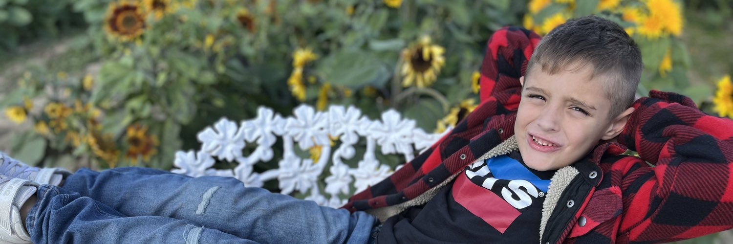 srtiell's profile banner image