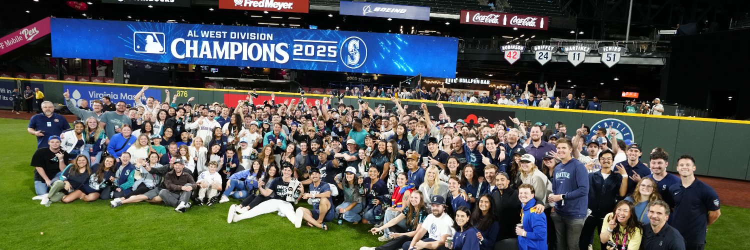 Yve714's profile banner image