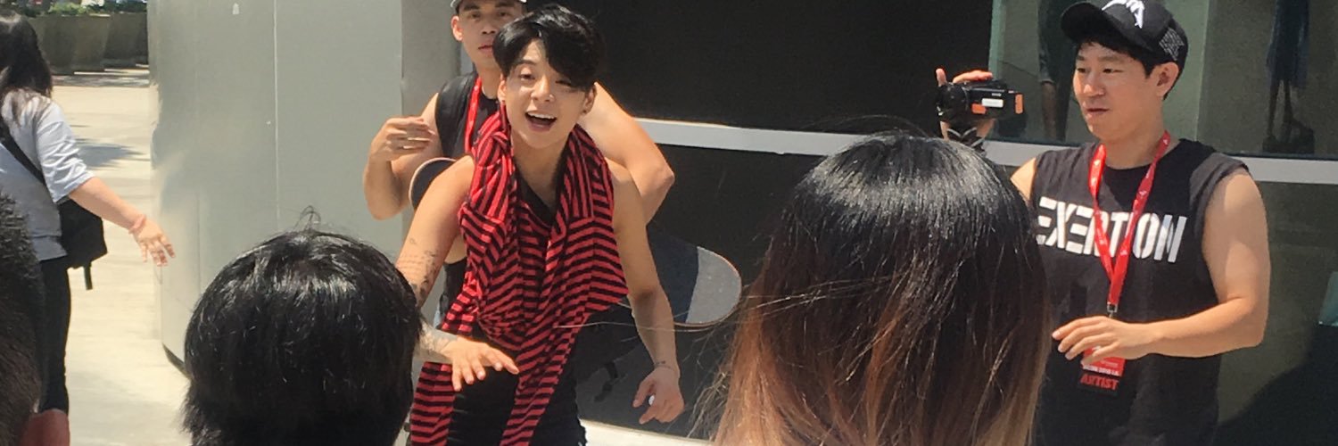 2woName's profile banner image