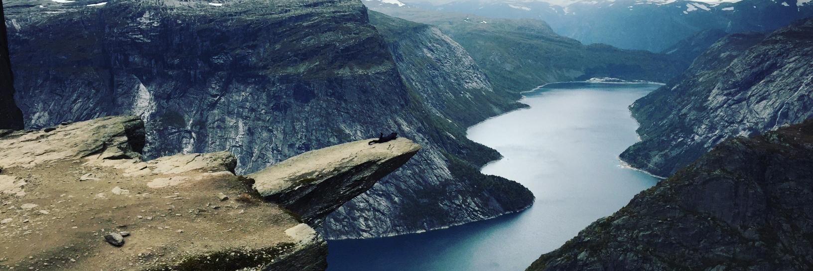 Amanda Karapici banner