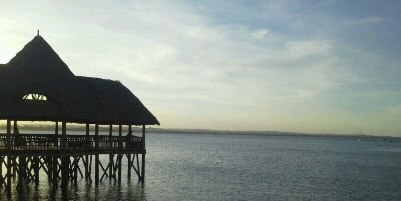em_eshi's profile banner image