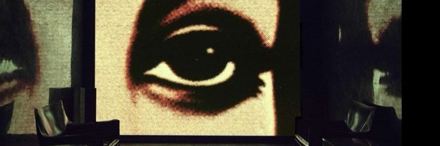S, banner