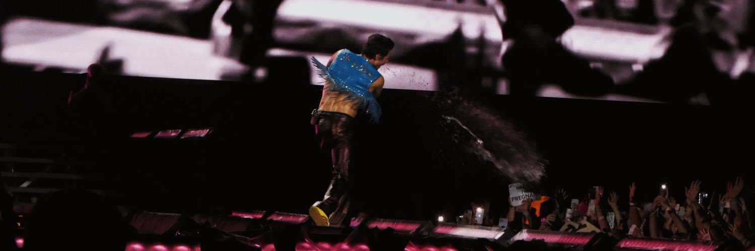 lauramadurga's profile banner image