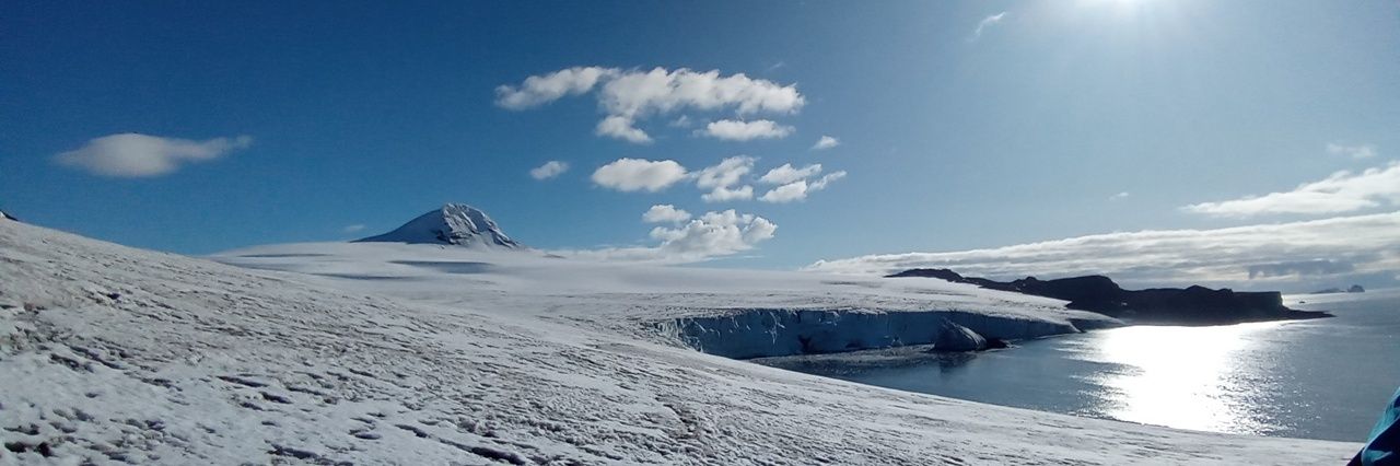 Patricia (Pat) Castillo-Briceno 👩🏽‍🔬🌊❄🌐💜 banner