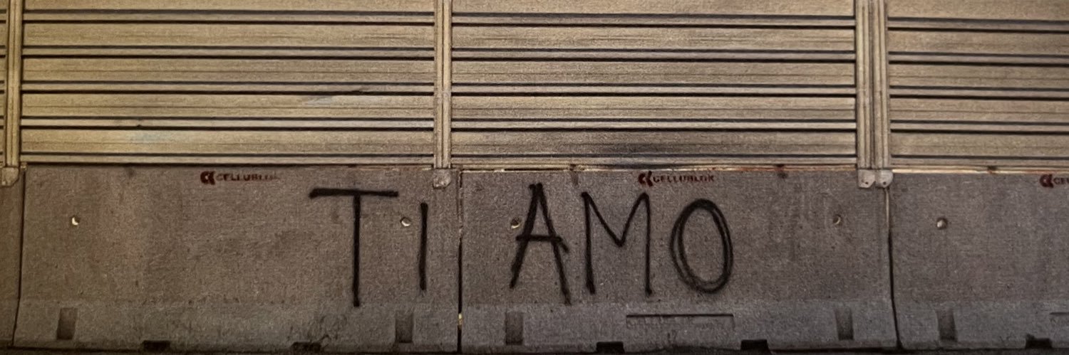 comenochiara's profile banner image