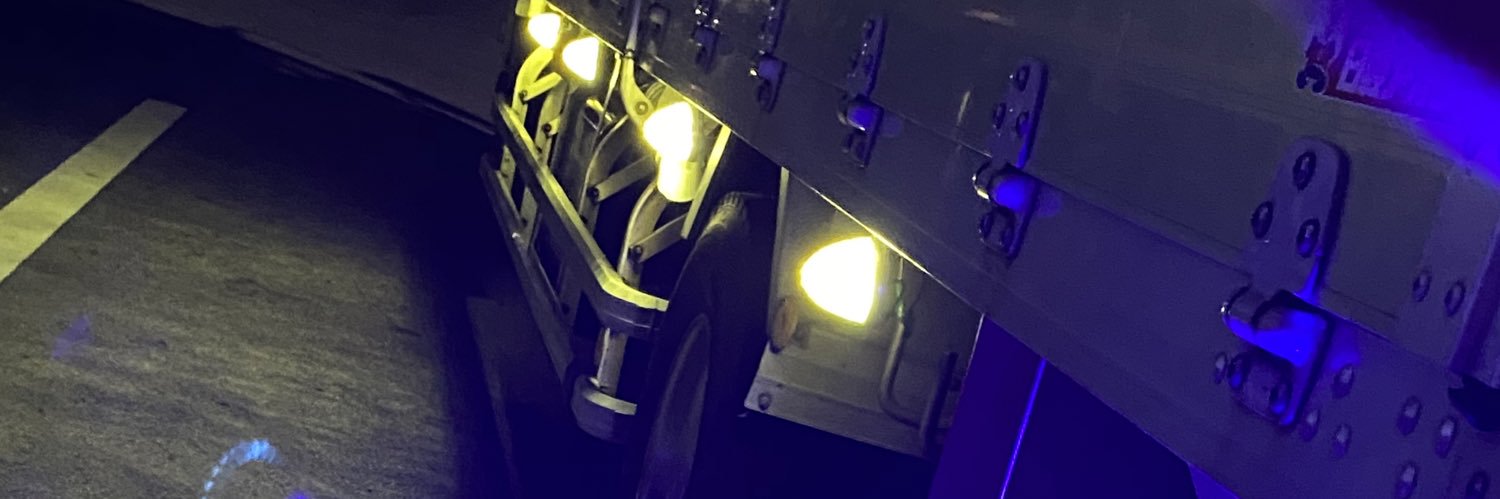 ttutt2f27's profile banner image