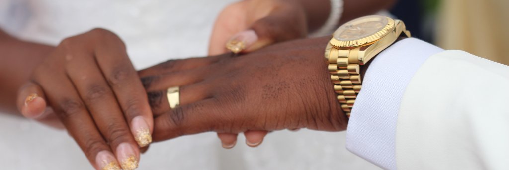 taphietee's profile banner image