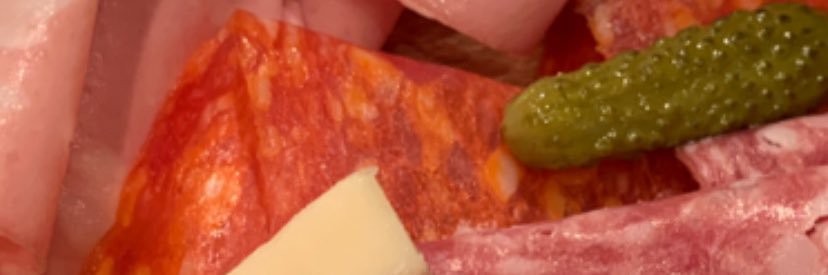 น้องปลายอยากกินมาการองร้านนั้นꔛ banner