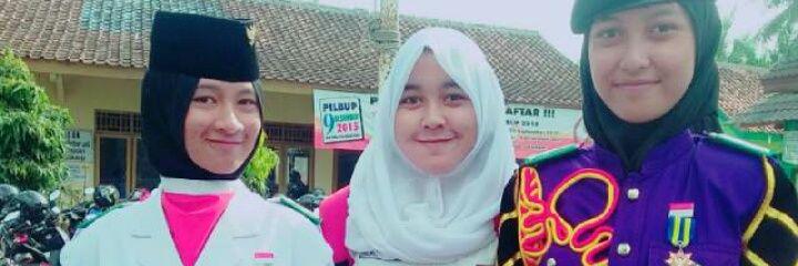 DindhaHapsari's profile banner image