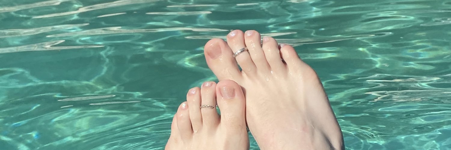 literallynic's profile banner image