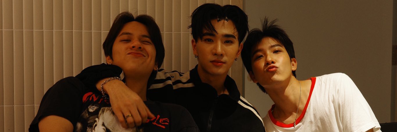 tahi ✩ 🍓 banner