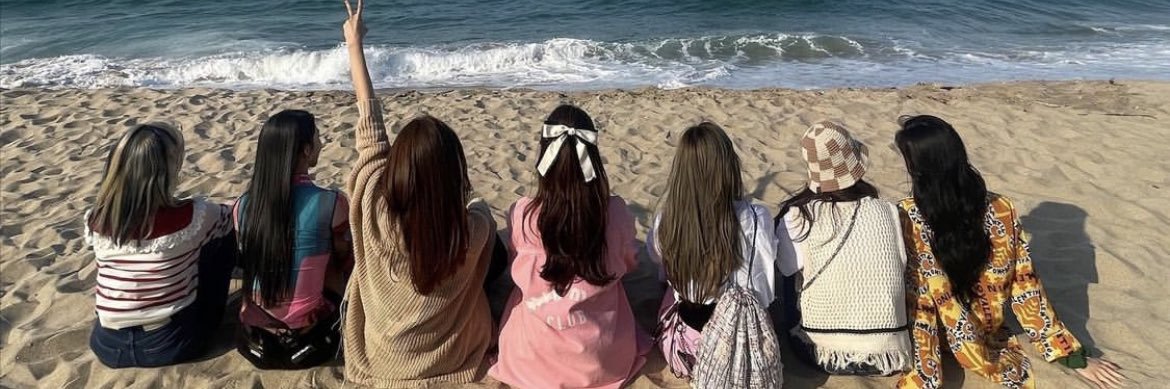 khunloree's profile banner image