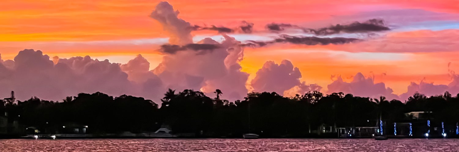 на хуй путін 🏳️‍🌈☀️🌊🌊🌊🌴🌈 banner