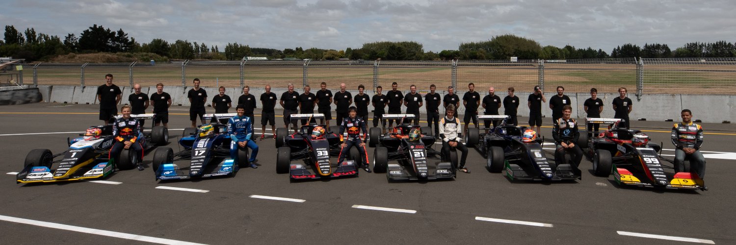 M2 Competition banner