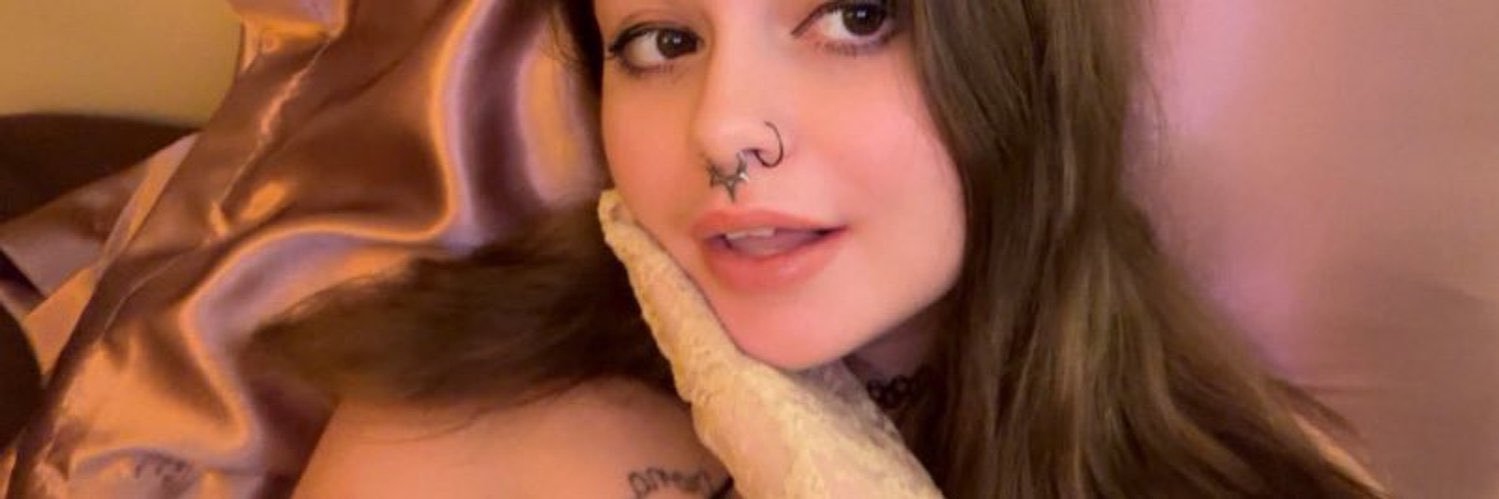 bizzlestwinkle's profile banner image