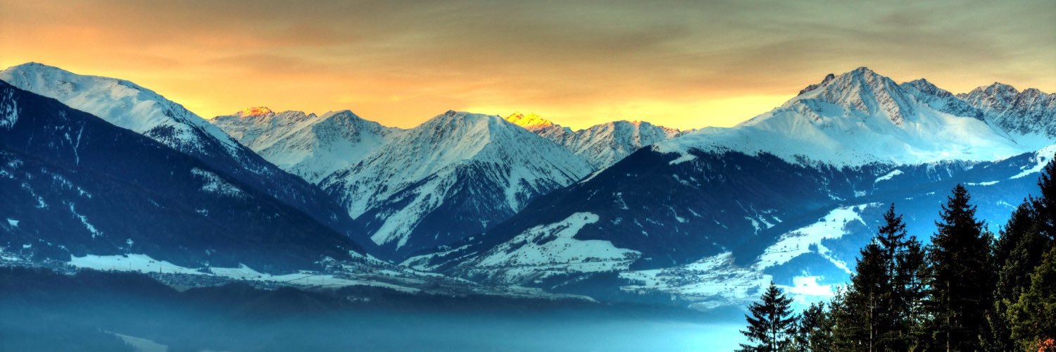 chnoili's profile banner image
