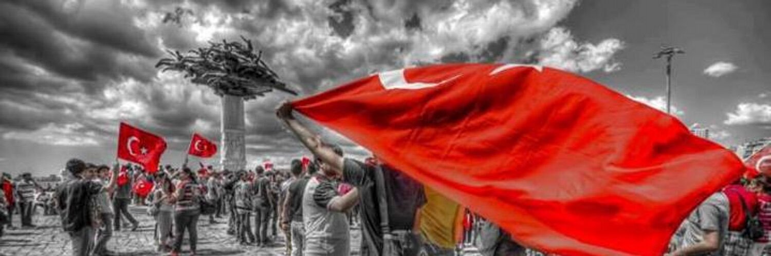 essraderin's profile banner image