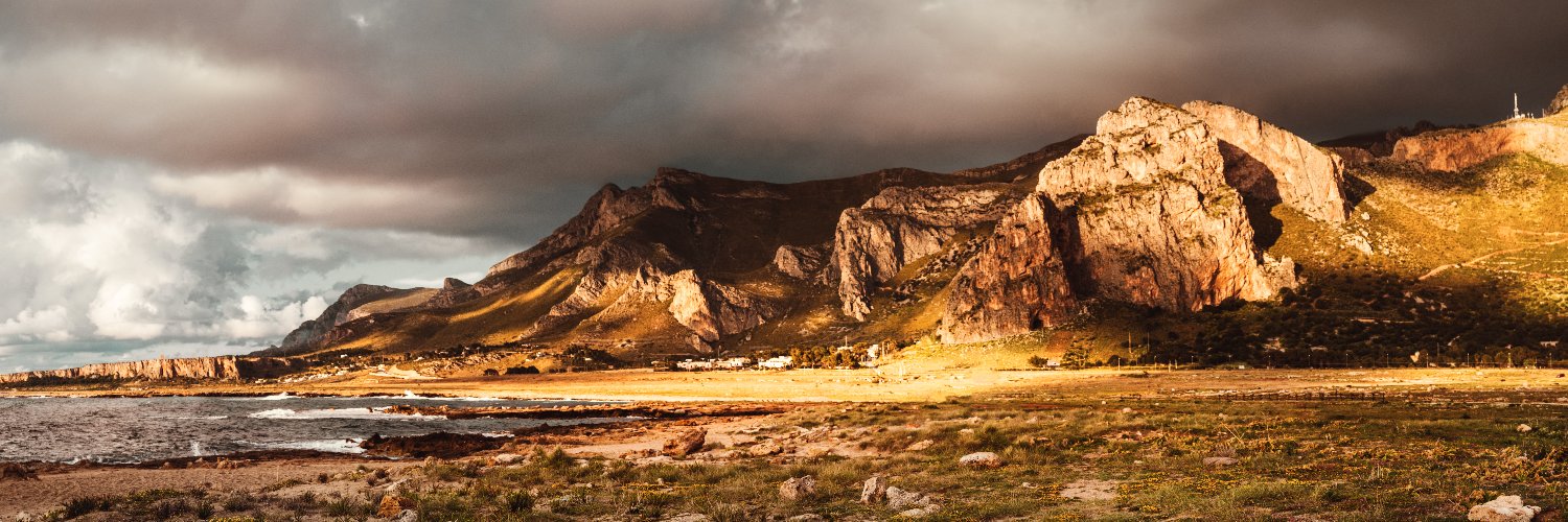 into_theworld's profile banner image