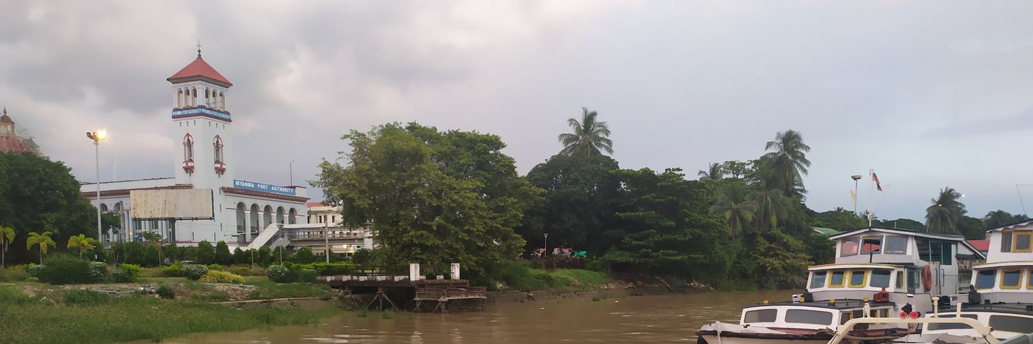 la_myat's profile banner image