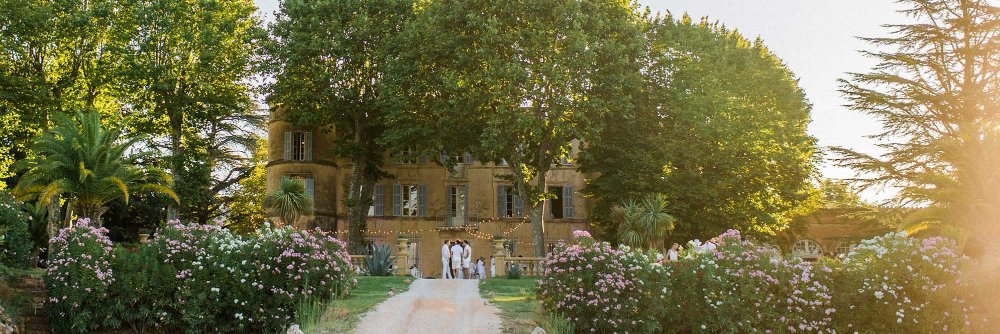 The Chateau Bee banner