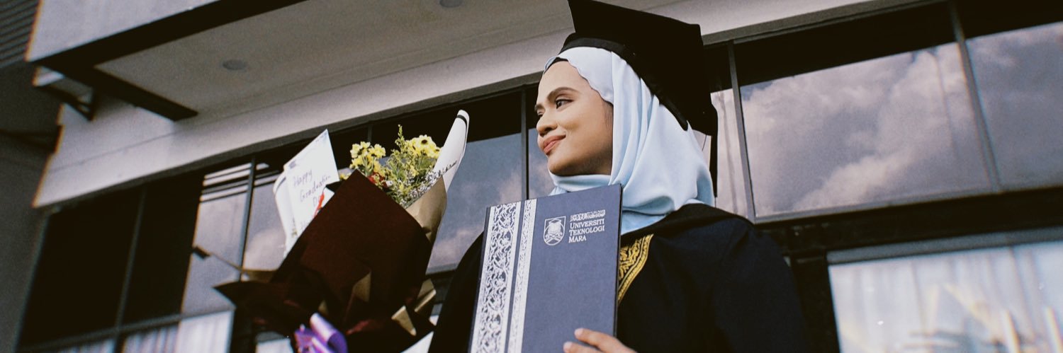 alyshaalam's profile banner image