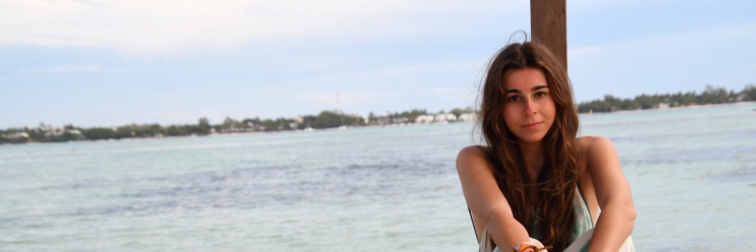 paula_adro's profile banner image