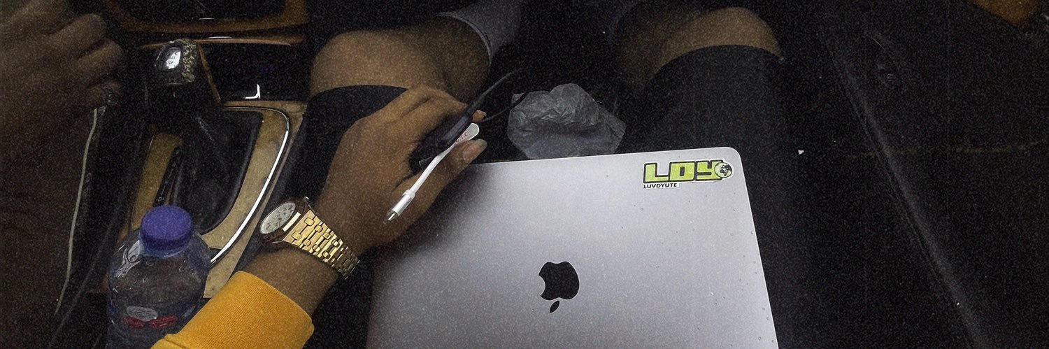 𝐕 banner
