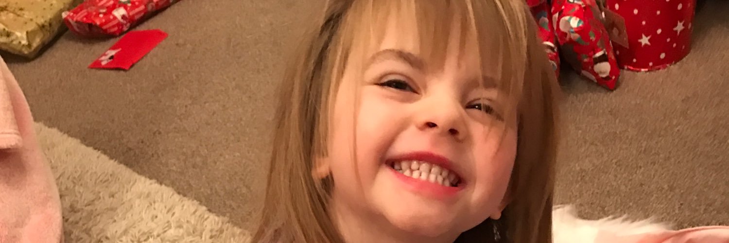kenzienna's profile banner image