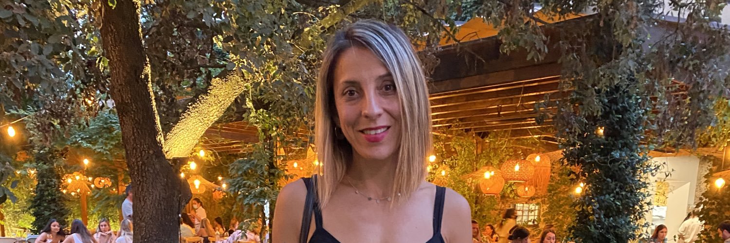 PinaEsther's profile banner image