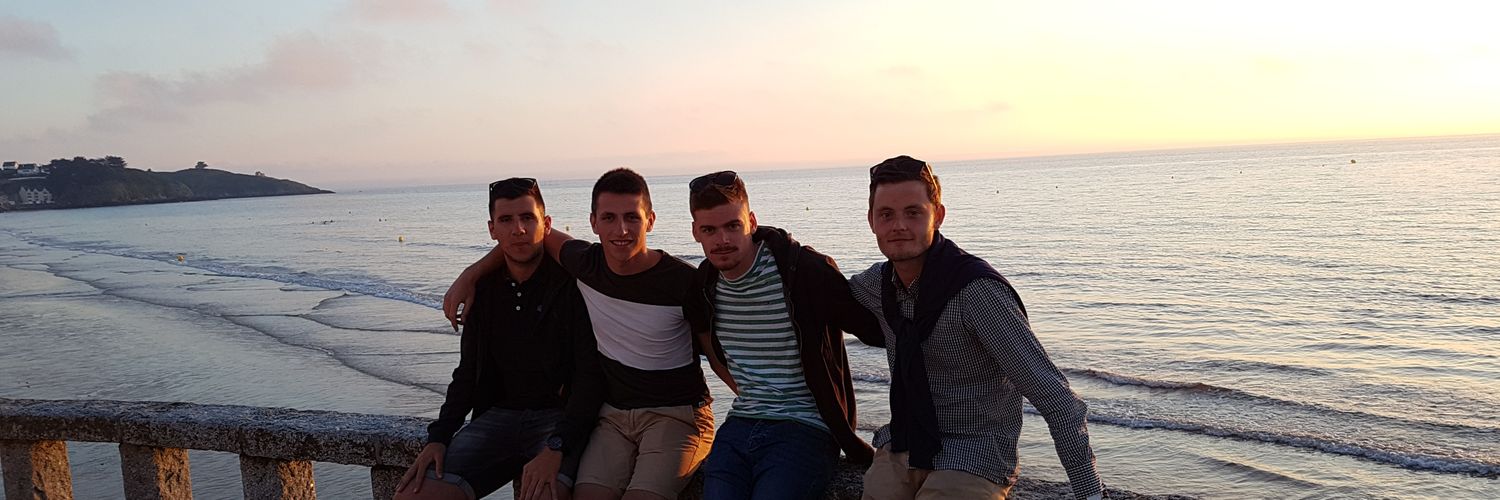 m0iseA's profile banner image
