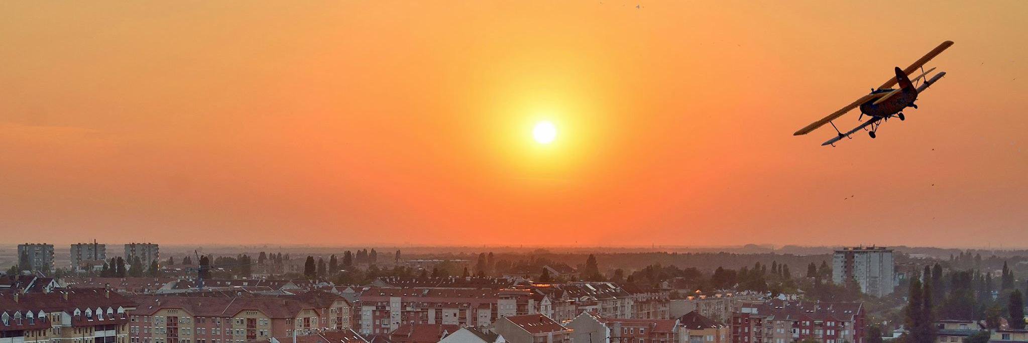 Zakleo se bumbar banner