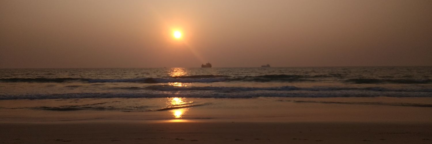 VarshuChitraa's profile banner image