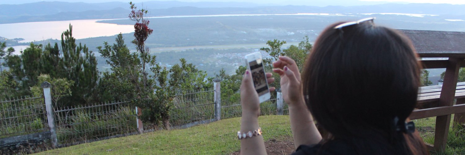 yannyresky's profile banner image