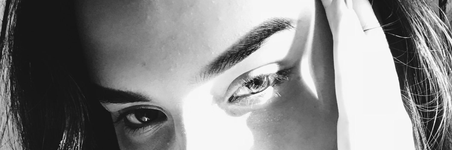 qqmzll's profile banner image