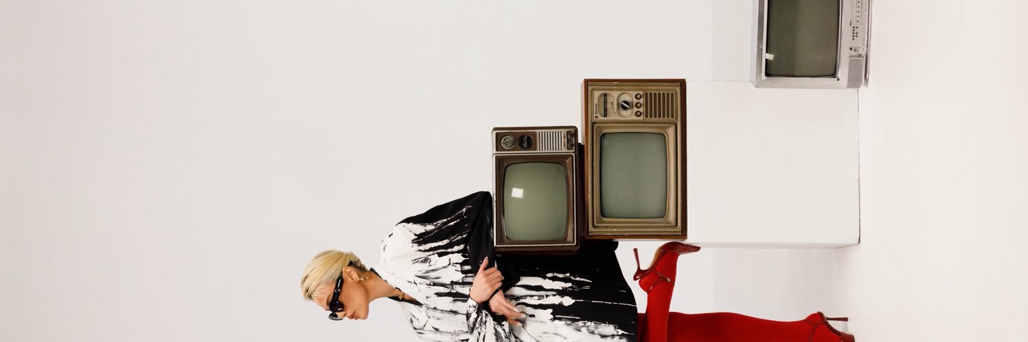 michellemdee's profile banner image