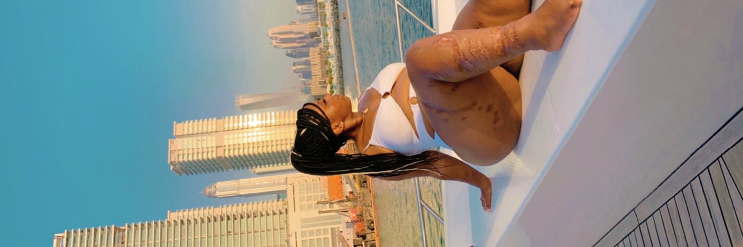 mona_lyssa_'s profile banner image