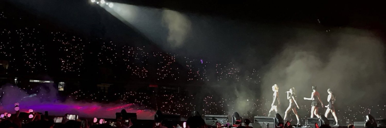 nineweerapat's profile banner image